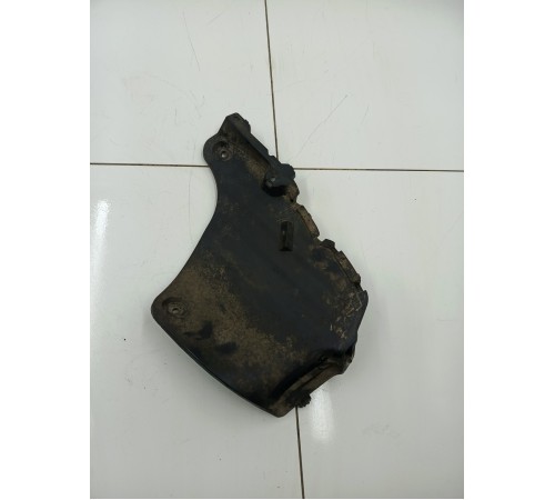 Пыльник бампера задний левый