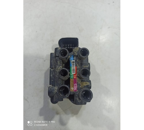 Блок клапанов пневмоподвески