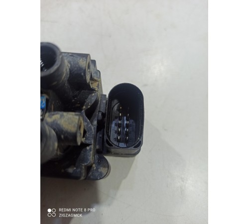 Блок клапанов пневмоподвески