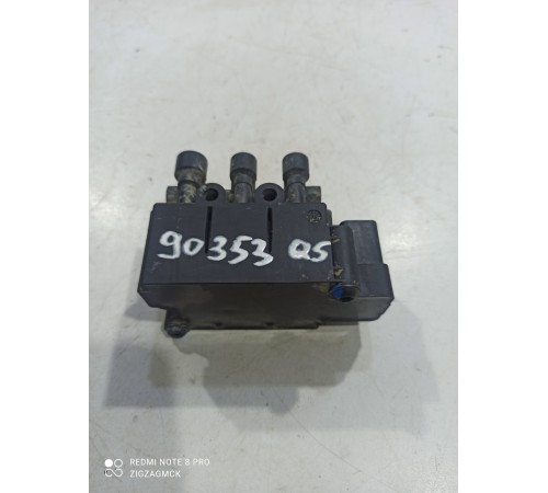 Блок клапанов пневмоподвески