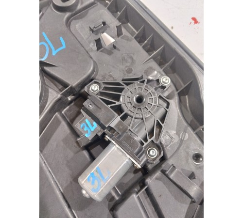 Стеклоподъемник (задний левый) в сборе с моторчиком