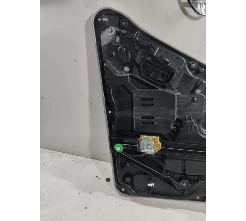 Стеклоподъемник (задний левый) в сборе с моторчиком