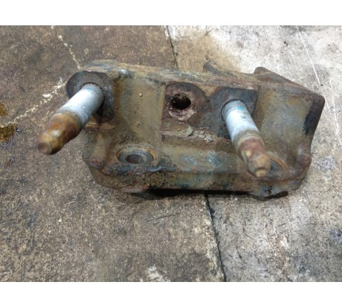 Опора двигателя правая