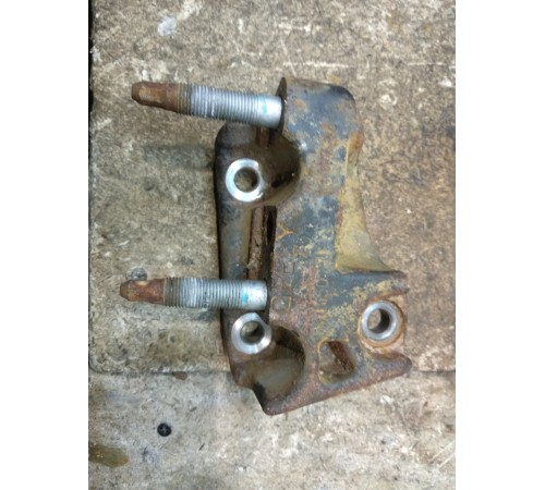 Опора двигателя правая