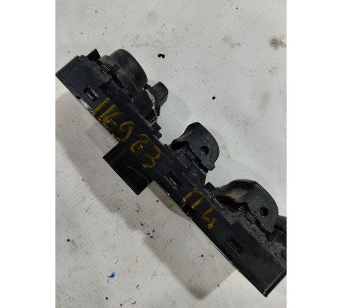 Блок управления стеклоподъёмниками передний левый