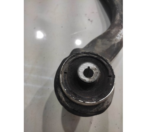 Рычаг подвески (передний, правый)