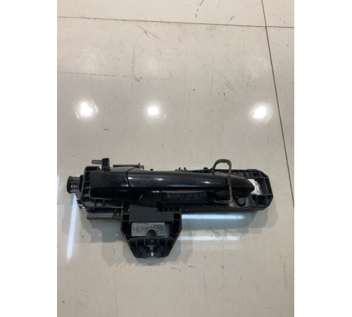 Внешняя ручка двери (передняя, правая)