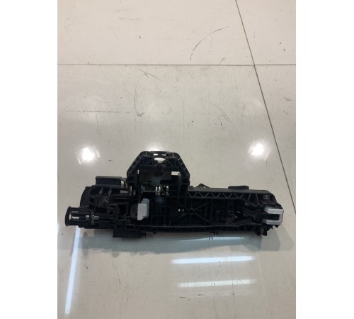 Внешняя ручка двери (передняя, правая)