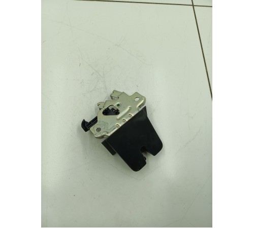 Замок багажника