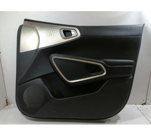 Обшивка двери передняя правая