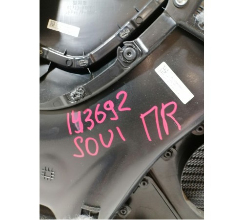 Обшивка двери передняя правая