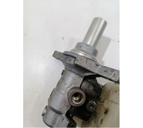 Главный тормозной цилиндр