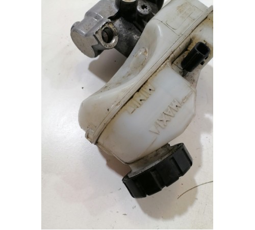 Главный тормозной цилиндр