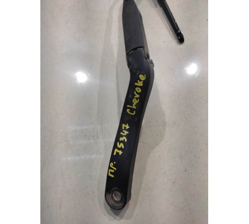 Поводок стеклоочистителя (правый)