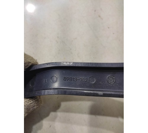 Поводок стеклоочистителя (правый)