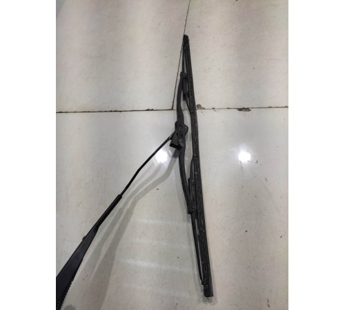 Поводок стеклоочистителя (правый)