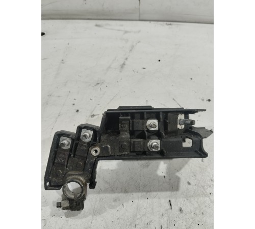 Клемма аккумулятора плюсовая