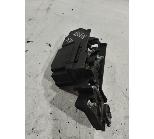 Клемма аккумулятора плюсовая