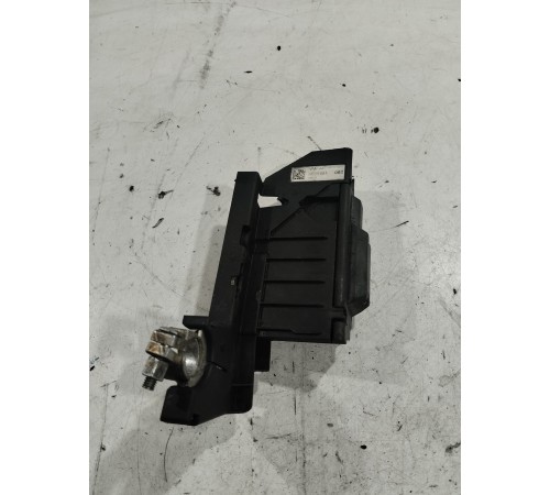 Клемма аккумулятора плюсовая