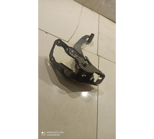 Педаль тормоза