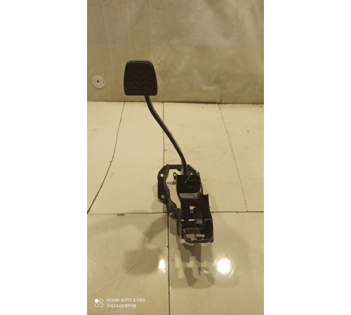 Педаль тормоза