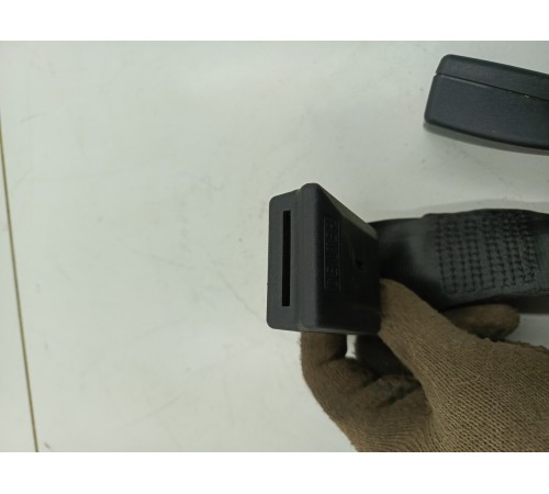 Ответная часть ремня безопасности задняя