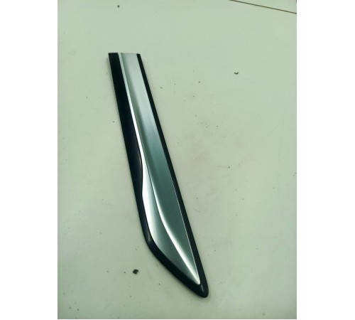 Накладка крыла передняя левая