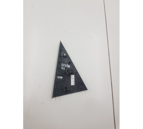 Угол двери задний левый