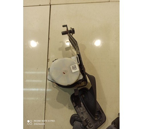 Ремень безопасности(задний средний)