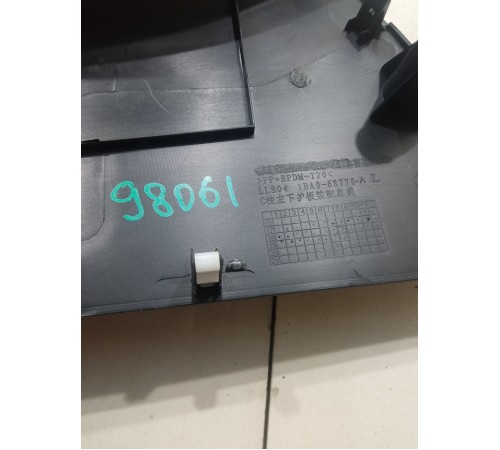 Обшивка стойки (задняя левая)