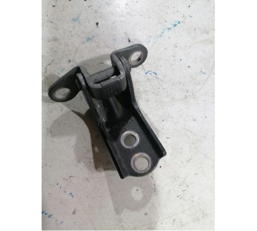 Петля двери задняя правая нижняя