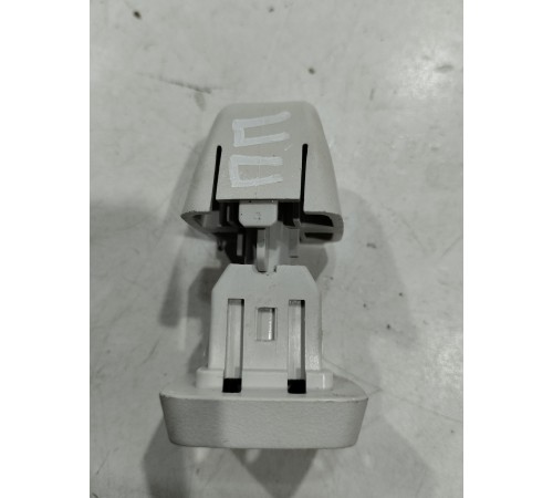 Крючок салона передний правый