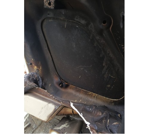 Глухое стекло заднее правое