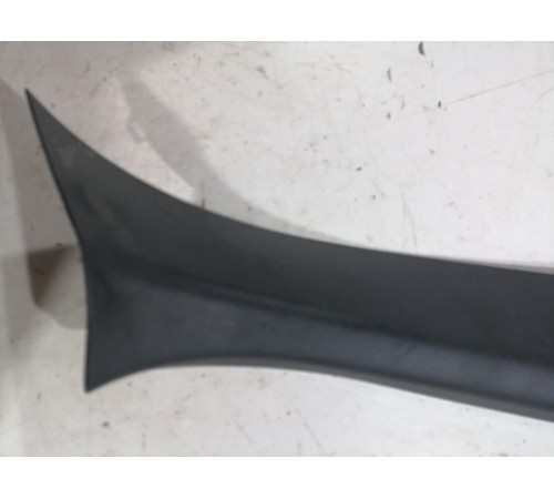 Обшивка крышки багажника (левая)