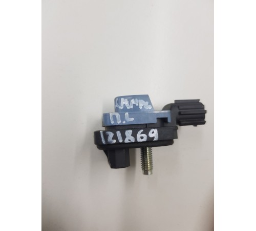 Датчик удара передний левый