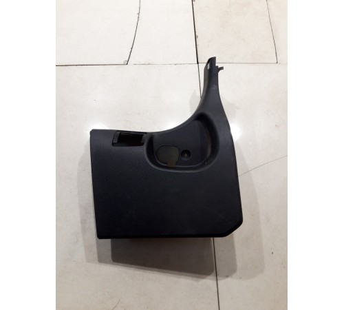 Обшивка стойки (передняя правая)