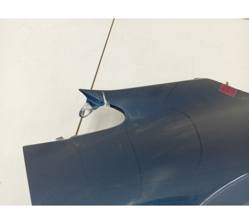 Крыло переднее правое