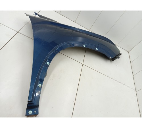 Крыло переднее правое