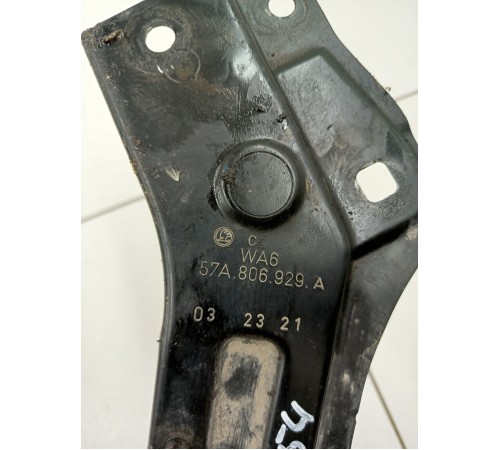 Кронштейн панели передний левый