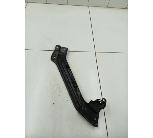 Кронштейн панели передний левый