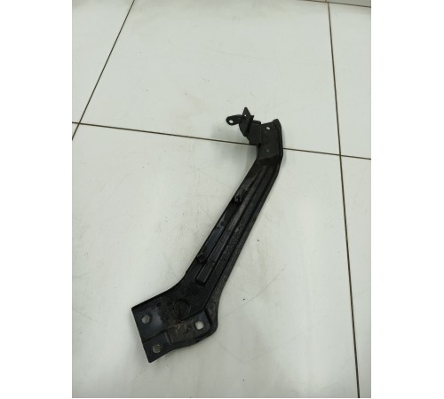 Кронштейн панели передний левый