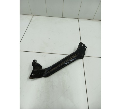 Кронштейн панели передний левый