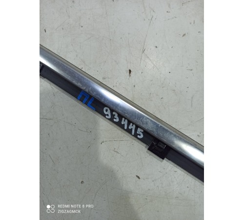 Уплотнитель стекла (передний левый наружный)