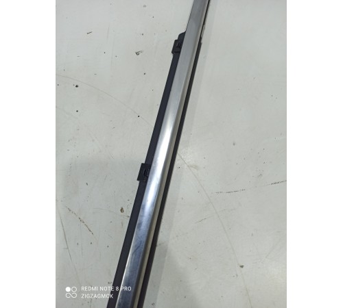 Уплотнитель стекла (передний левый наружный)