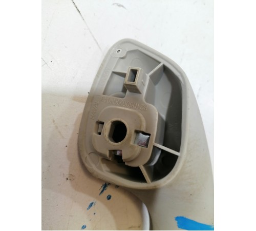 Ручка со стойки лобового стекла