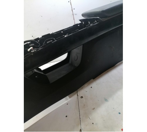 Центральная консоль (с подлокотником)