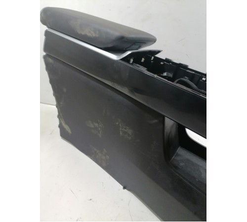 Центральная консоль (с подлокотником)