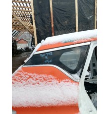 Глухое стекло кузова правое, форточка