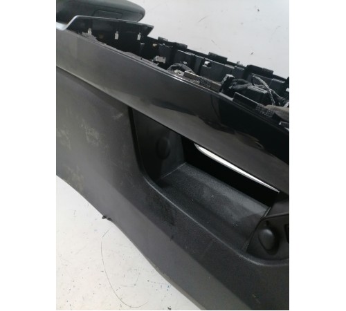 Центральная консоль (с подлокотником)