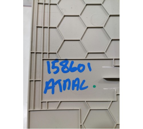 Обшивка крышки багажника